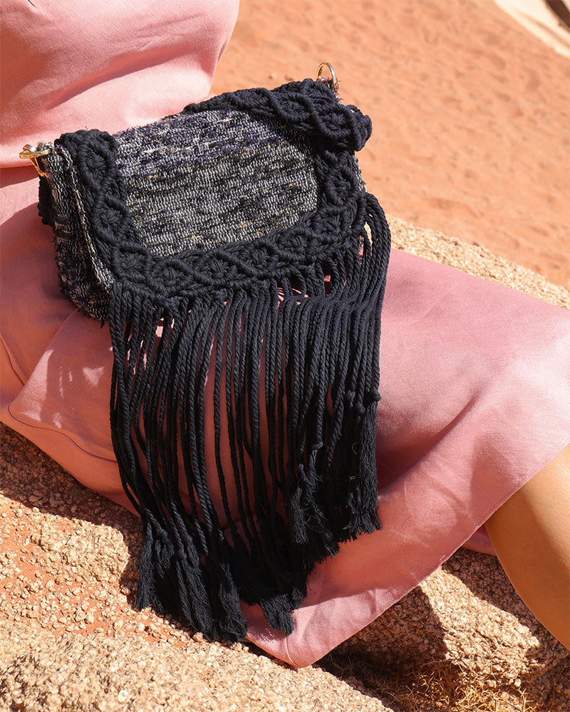 Randa Noir macrame
